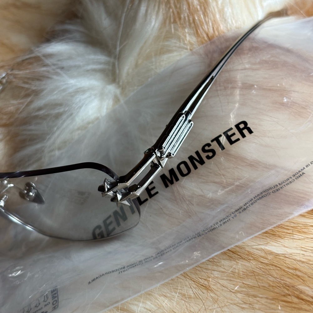 gentle monster jennie glitter 02 sunglasses - Picture 10 of 16
